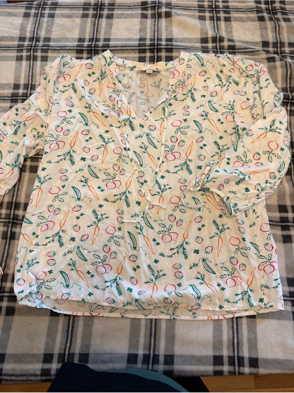 LOFT White Vegetable & Fruit Print V-Neck Blouse